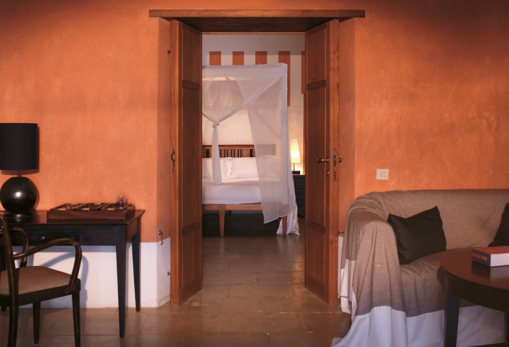 Mr & Mrs Smith - Rosso Amoroso Room