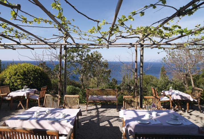 Mr & Mrs Smith - Terrace dining