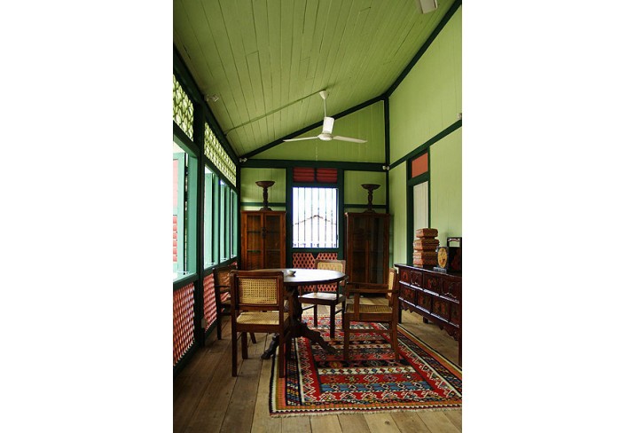 Mr & Mrs Smith - Colonial House lounge