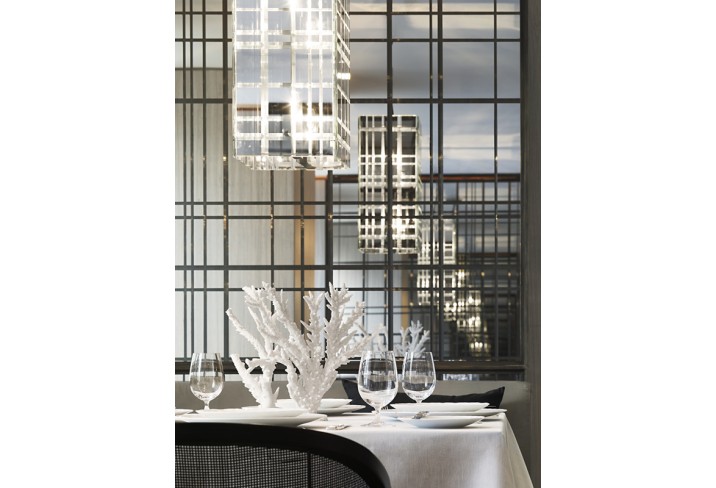 Mr & Mrs Smith - Dining room