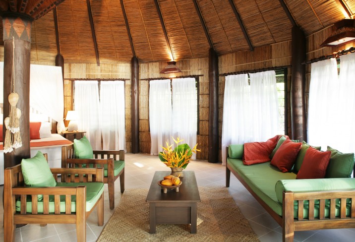 Mr & Mrs Smith - Oceanview Bure