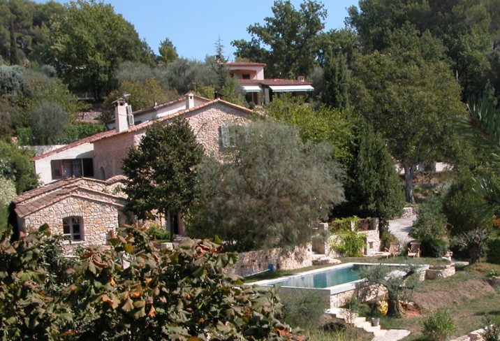 Mr & Mrs Smith - House and gardens
