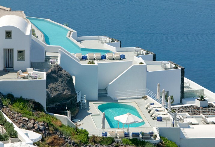 Mr & Mrs Smith - Exterior