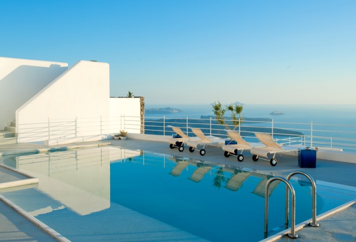Mr & Mrs Smith - Lower-level swimming pool