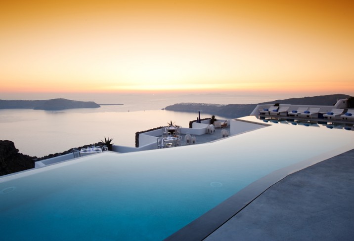 Mr & Mrs Smith - View at sunset