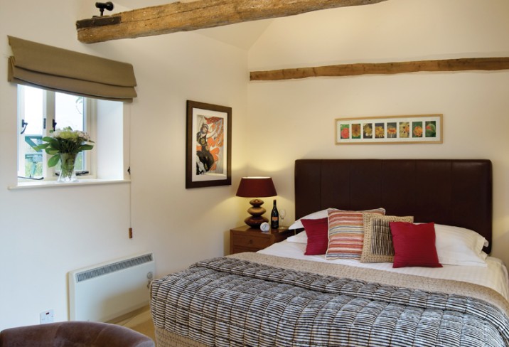 Mr & Mrs Smith - A Room in the Barn