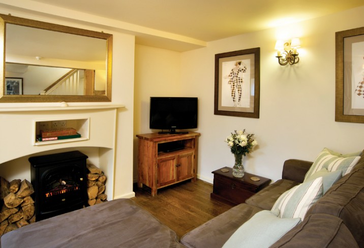 Mr & Mrs Smith - Cottage lounge