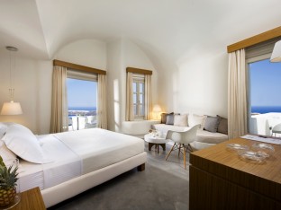 Avaton_HoneymoonSuite_web
