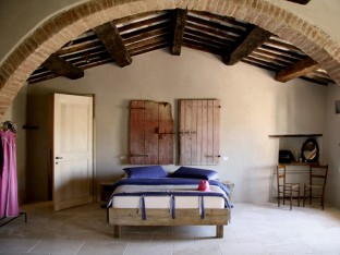 Follonico_gallery14_400x600