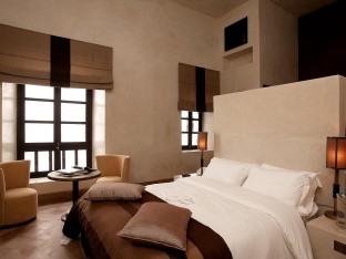 26. Chambre patio Assala