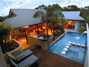0000053050_NIght-Shot-Villa