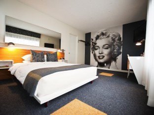 Marilyn Room