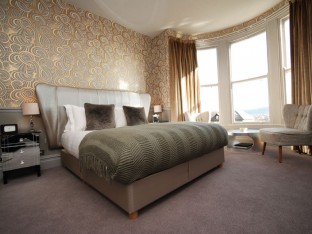 0000040781_room-3-contemporary-deco