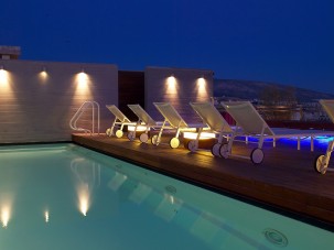 fresh-pool-with-sunbeds