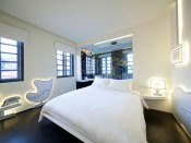 0000048608_ListingMono-Deluxe---Big-Room